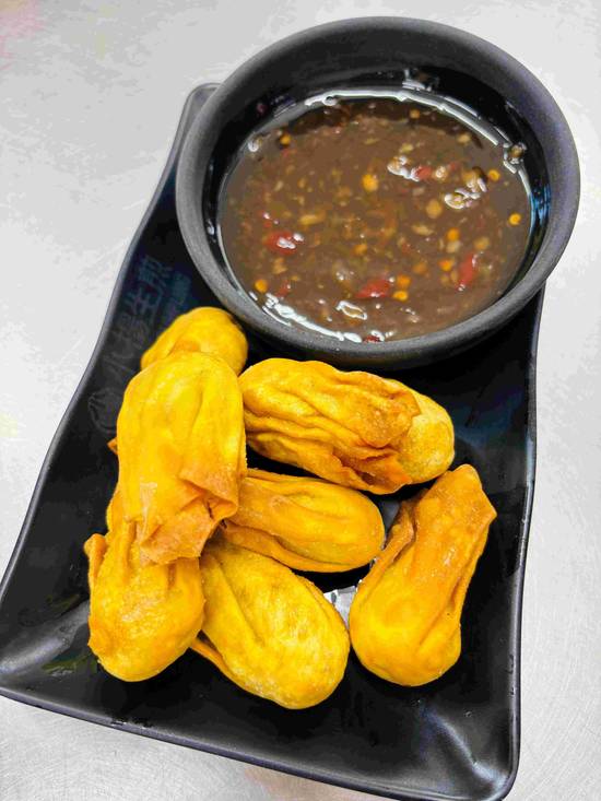 Deep Fried Mini Pork Wontons (8)  黄金小元宝